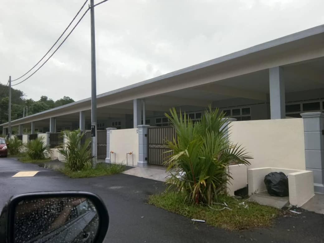 Ulfah Mersing Exterior photo