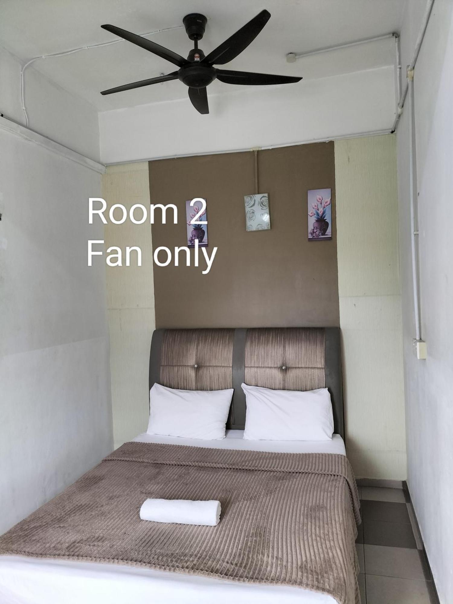 Ulfah Mersing Room photo