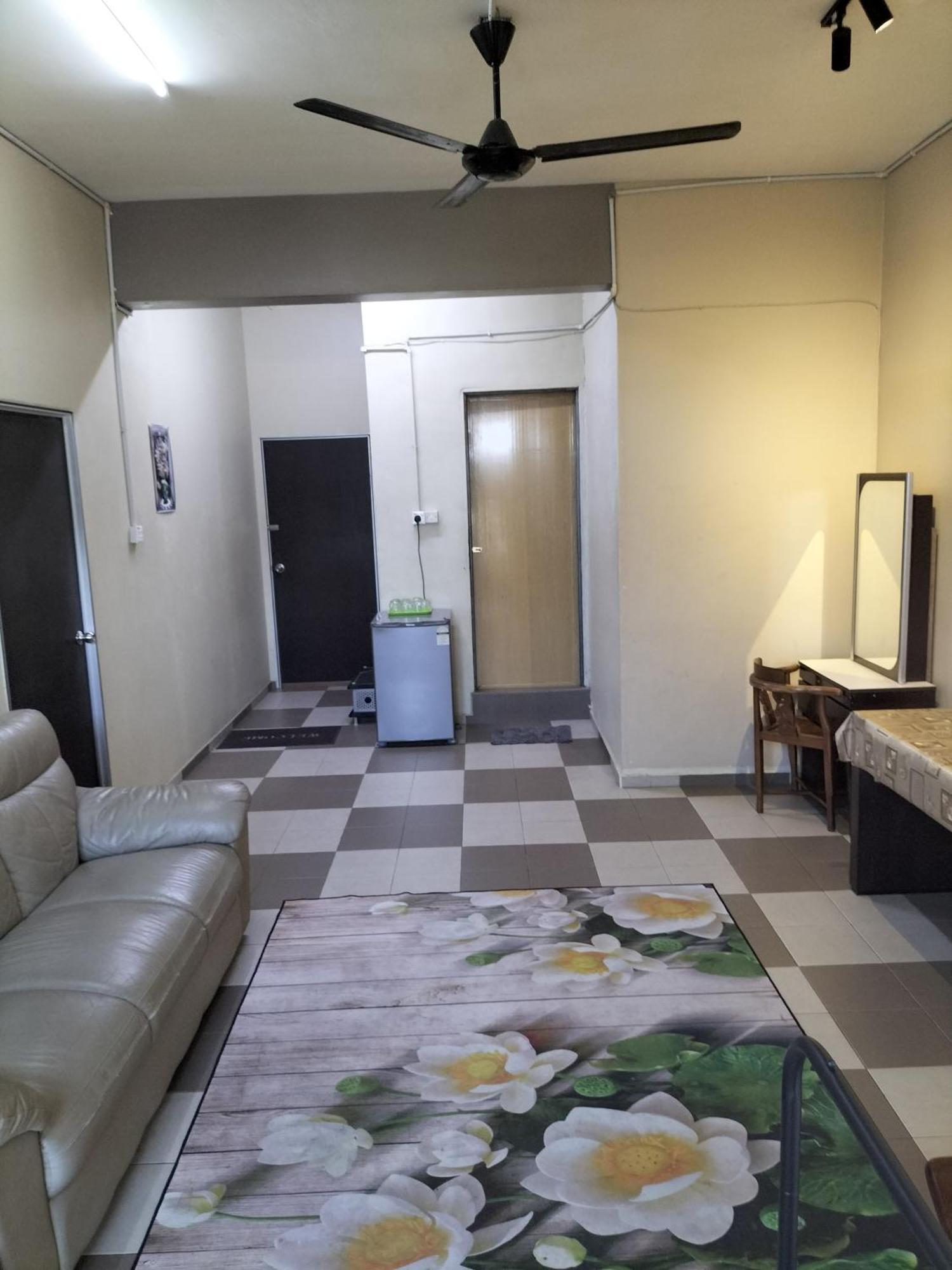 Ulfah Mersing Room photo